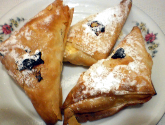 Triunghiuri cu brânză dulce